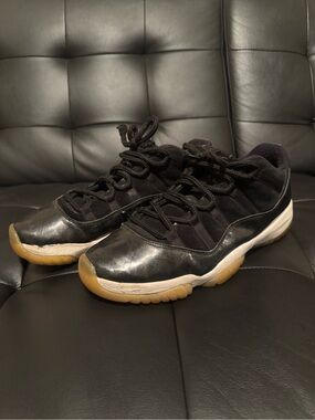 Jordan 11 Low Baron